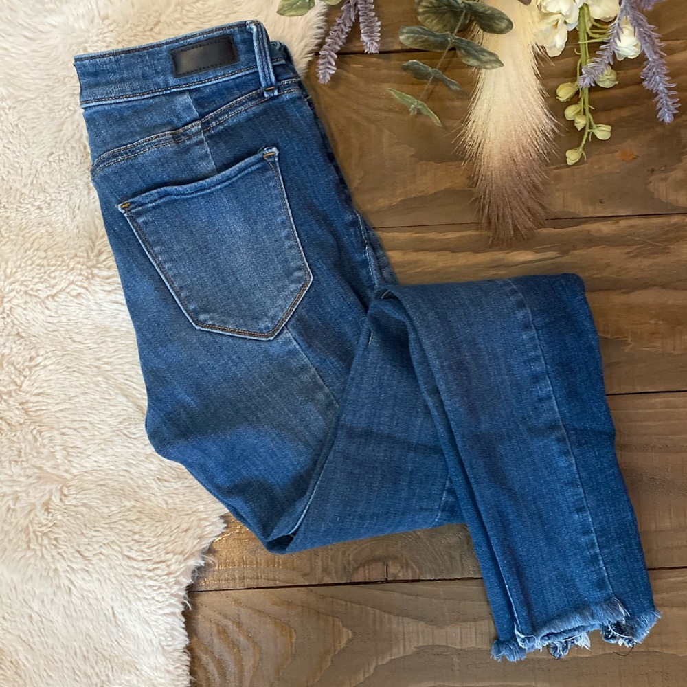 A&F Two Toned Denim Frayed Hem Sz 25/0